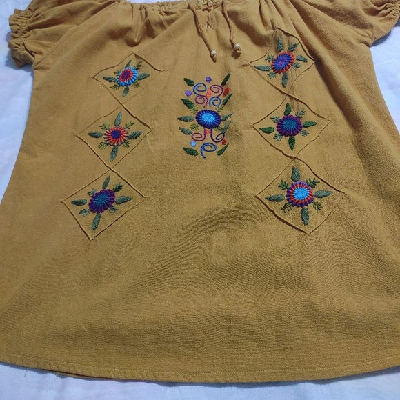 Boutique Brand Peasant Top - Picture 6 of 11